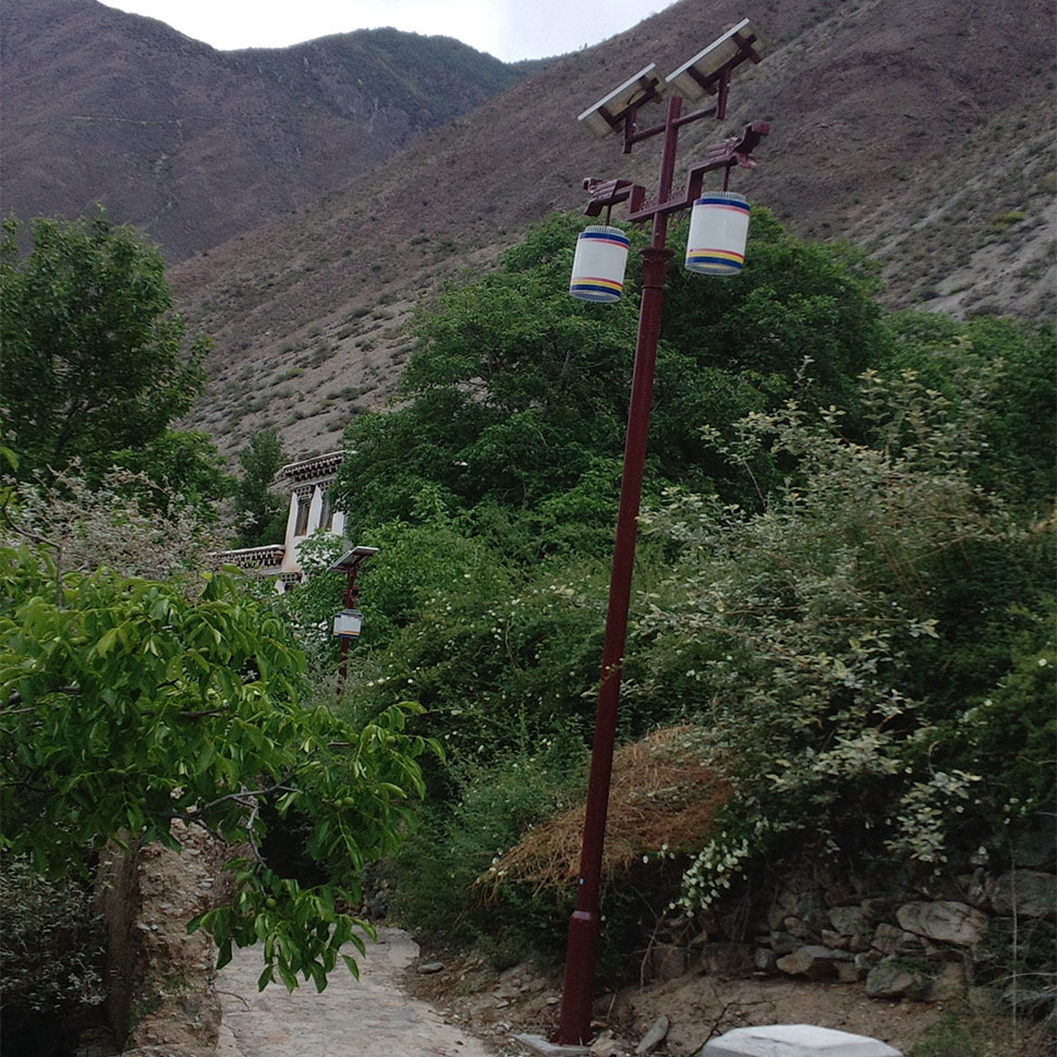 2013年西藏芒康太阳能安装现场