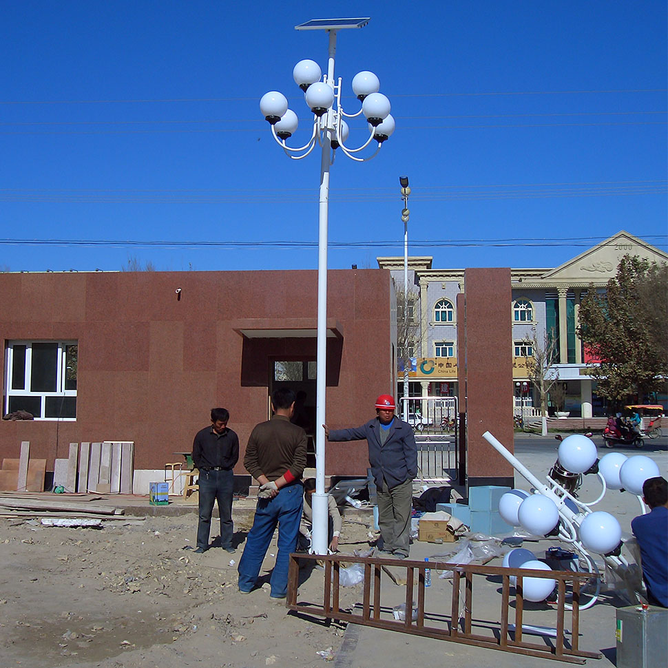 2012年西藏林芝太阳能灯安装 现场