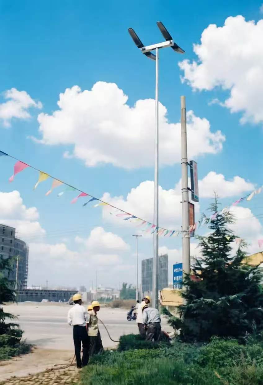 2001年成都龙泉阳光大道施工现场